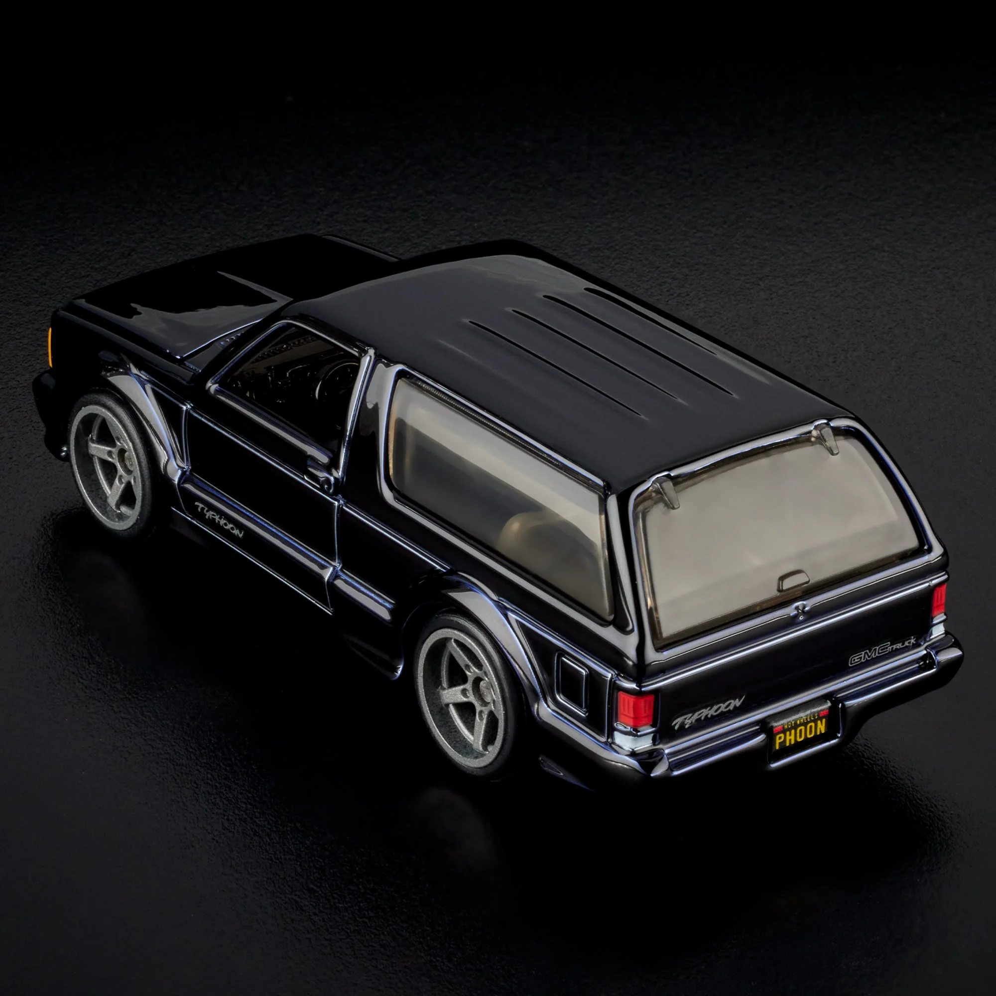 Hot Wheels RLC Exclusive 1992 GMC Typhoon - Image 12
