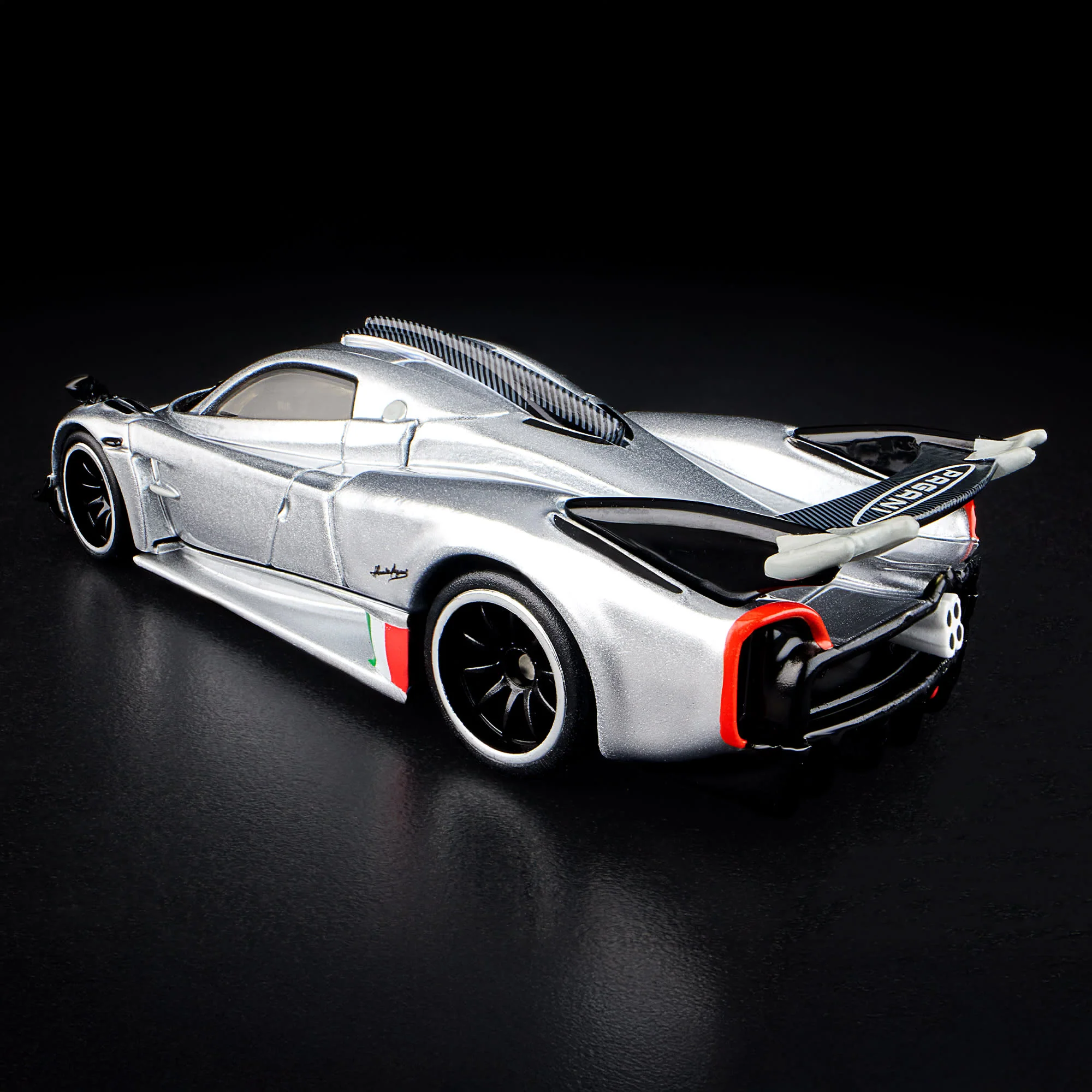 Hot Wheels RLC Exclusive ’21 Pagani Huayra R - Image 10