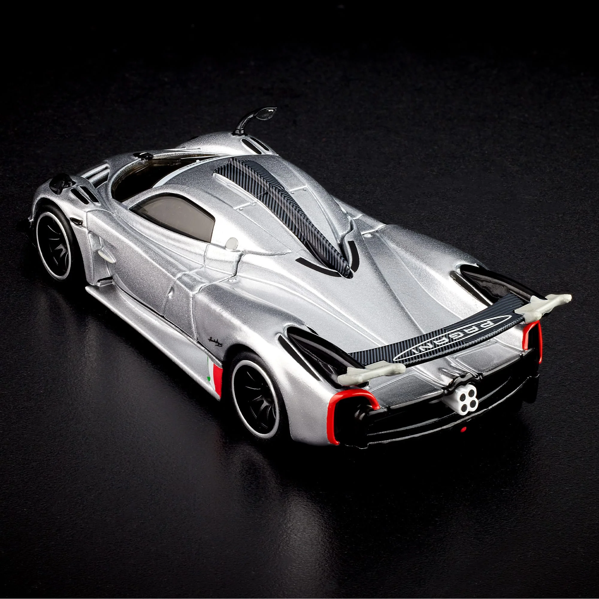 Hot Wheels RLC Exclusive ’21 Pagani Huayra R - Image 4