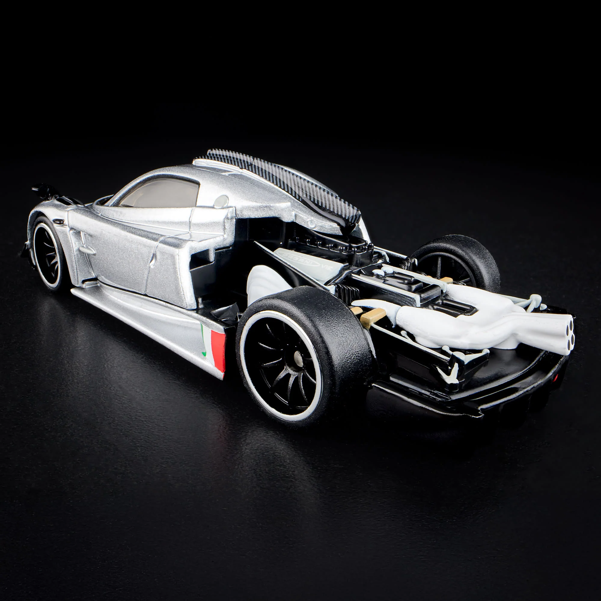 Hot Wheels RLC Exclusive ’21 Pagani Huayra R - Image 9