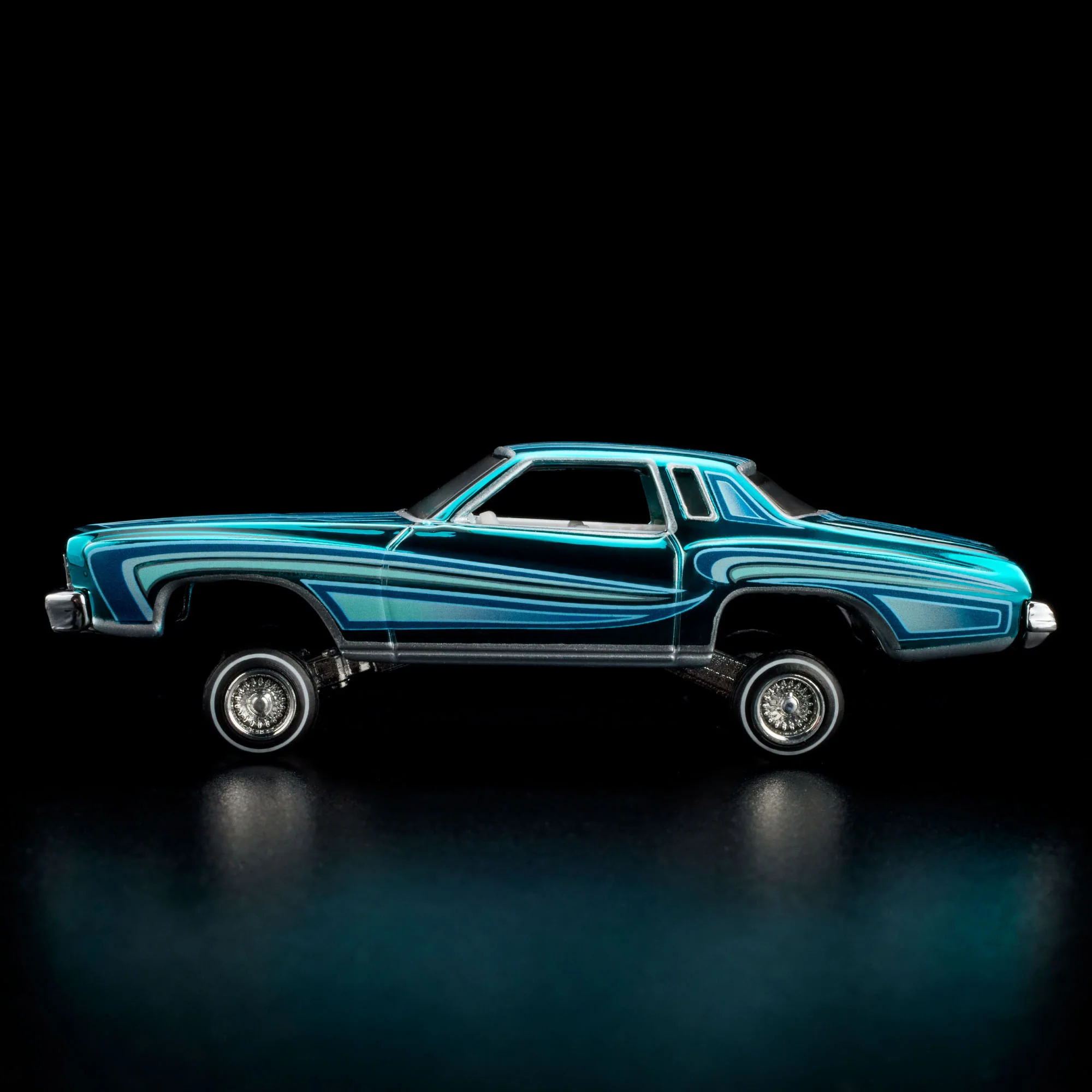 Hot Wheels RLC Exclusive 1975 Chevrolet Monte Carlo - Image 9
